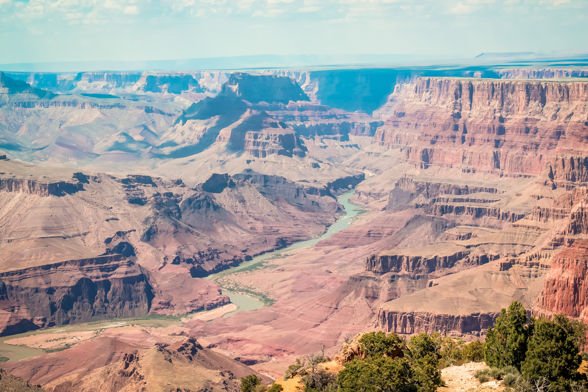 ROAD TRIP USA 2019 #6 / GRAND CANYON / TRAVEL VLOG Grand Canyon es también conocido en español como el Gran Cañón del Colorado, es una vistosa y escarpada garganta excavada por el río Colorado en el norte de Arizona, Estados Unidos, dentro del Parque nacional del Gran Cañón. Grand Canyon fue declarado Patrimonio de la Humanidad en 1979 por la UNESCO. Visitamos desde el Grand Canyon Village al Desert View. #GrandCanyon #GranCañóndelColorado #ParquenacionaldelGranCañón #Arizona #Colorado #DesertView #GranCañón #Route66 #ruta66 #usa #eeuu #roadtrip #traveltrip #travel #voyage #viaje #roadtrippers #beautifuldestinations #landscape #mytraveldiary #ontheroad