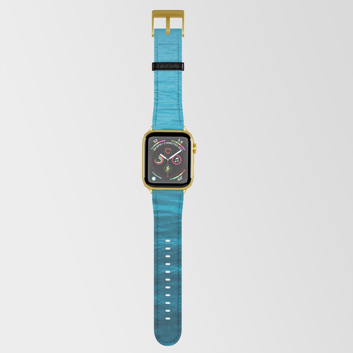 Correa para Apple Watch con olas del mar Nuestra correa de Apple Watch con diseño de olas del mar es la opción perfecta para los amantes del mar y los deportes acuáticos. Con un diseño exclusivo y vibrante que evoca la belleza y la fuerza de las olas, esta correa es la opción ideal para aquellos que buscan un accesorio que complemente su estilo de vida activo. Esta correa de Apple Watch está fabricada con materiales de alta calidad, lo que la hace cómoda y resistente a la vez. La banda es de silicona suave y flexible, lo que la hace cómoda para llevar durante todo el día. Además, es resistente al agua, por lo que es perfecta para cualquier actividad acuática, desde nadar en la piscina hasta surfear en el mar. La correa está diseñada para adaptarse a cualquier tamaño de muñeca, lo que la hace perfecta para cualquier persona. Además, es fácil de instalar y cambiar, lo que significa que puedes cambiar el estilo de tu reloj de forma rápida y sencilla. En resumen, si buscas una correa de Apple Watch con un diseño exclusivo y resistente al agua, nuestra correa de olas del mar es la elección perfecta. Es cómoda, duradera y está diseñada para adaptarse a tu estilo de vida activo y enérgico. #verano #applewatch #correaapplewatch #olasdelmar