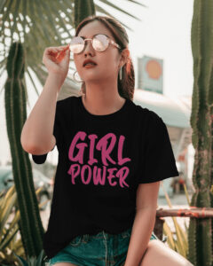 Celebrando el Poder Femenino con Nuestra Camiseta "Girl Power" Las palabras "Girl Power" encierran un significado profundo y universal que resuena en los corazones de mujeres de todas las edades y culturas. Es un grito de empoderamiento, un recordatorio de que las mujeres tienen un poder innegable que puede cambiar el mundo. En nuestra búsqueda por celebrar este espíritu indomable, hemos creado la camiseta "Girl Power." El Diseño: Nuestra camiseta "Girl Power" no es solo una prenda de moda; es una declaración audaz. El diseño combina elementos gráficos y un mensaje poderoso para transmitir un mensaje claro: todas las mujeres son fuertes, valientes y merecen igualdad en todos los aspectos de la vida. El puño levantado simboliza la resistencia, la determinación y la unidad que son la columna vertebral del movimiento "Girl Power." La Historia: Detrás de cada diseño hay una historia, y la nuestra está arraigada en el deseo de inspirar a mujeres de todas partes a abrazar su propio poder. Queremos recordar a las mujeres que pueden enfrentar desafíos, superar obstáculos y lograr cualquier cosa que se propongan. "Girl Power" es más que una camiseta; es una declaración de confianza y autenticidad. El Mensaje: Nuestra camiseta "Girl Power" es un recordatorio constante de que todas las mujeres merecen respeto, oportunidades iguales y el derecho de perseguir sus sueños sin limitaciones. Al usar esta camiseta, estás mostrando tu apoyo al movimiento por la igualdad de género y al empoderamiento de las mujeres en todo el mundo. Conclusión: La camiseta "Girl Power" es más que una prenda de vestir; es una forma de expresar tu apoyo a la causa del empoderamiento femenino. Al lucirla, estás contribuyendo a un mundo donde todas las mujeres pueden abrazar su fuerza interior y luchar por un futuro más igualitario. Únete a nosotros en la celebración del poder femenino y ayúdanos a difundir el mensaje de igualdad y valentía.