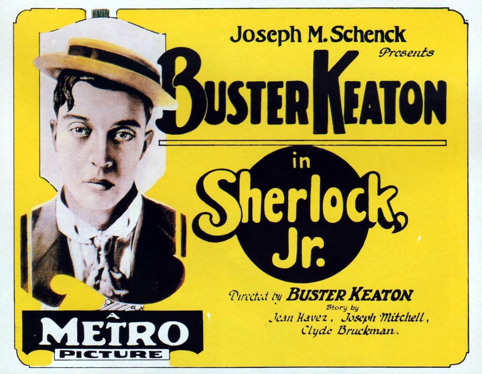 Sherlock Jr.: El arte de soñar despierto en la pantalla. "Sherlock Jr." es una obra maestra de la comedia física y la imaginación sin límites. Dirigida y protagonizada por el incomparable Buster Keaton, esta película de 1924 es un claro testimonio de cómo el cine mudo puede comunicar de manera poderosa sin necesidad de palabras. Desde el primer fotograma, te sumerges en un universo donde los sueños y la realidad se entrelazan, donde el ingenio técnico se combina con la magia del cine para crear algo absolutamente inolvidable.