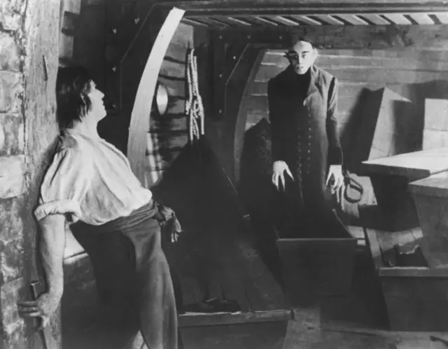 Nosferatu: Evolución del Terror, una comparación exhaustiva y fascinante entre la icónica película de 1922 y su remake de 2024