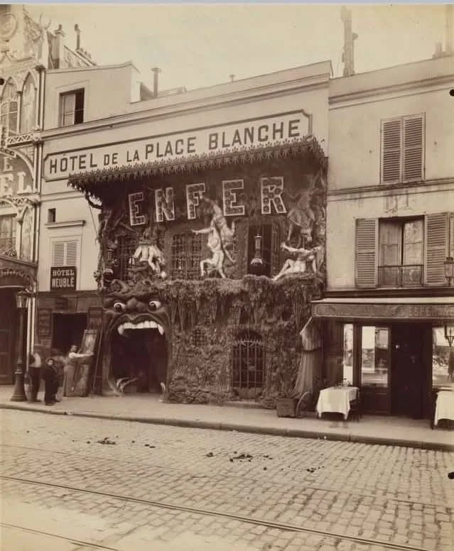 El Legado Visual de Eugène Atget: Un Pionero de la Fotografía Documental